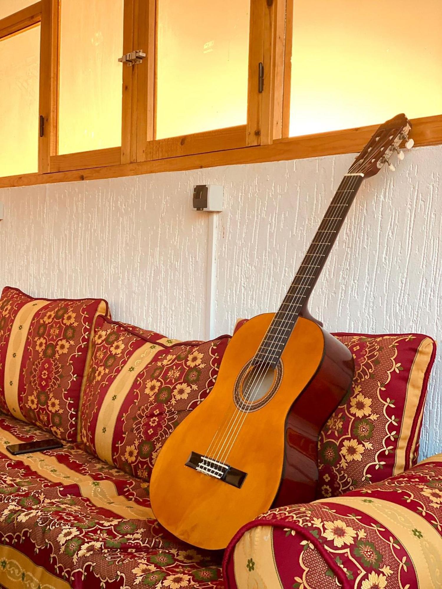Готель Red Carpet Surf Camp Sea, Mountain & Garden Escape Tamraght Екстер'єр фото