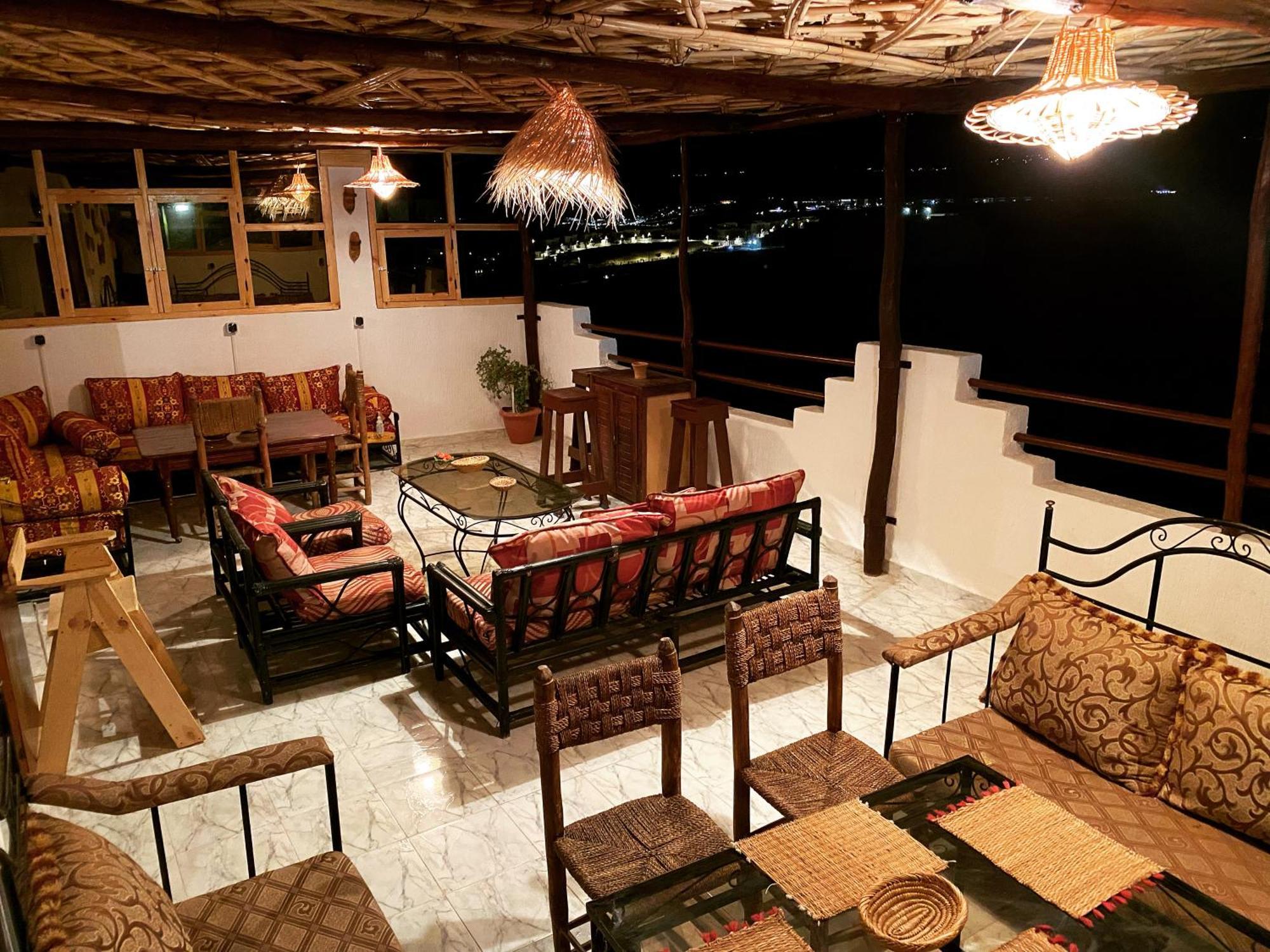 Готель Red Carpet Surf Camp Sea, Mountain & Garden Escape Tamraght Екстер'єр фото